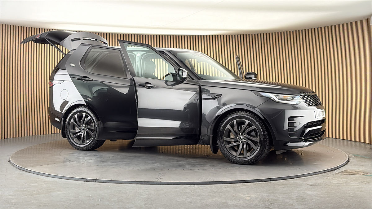 More views of Land Rover Discovery