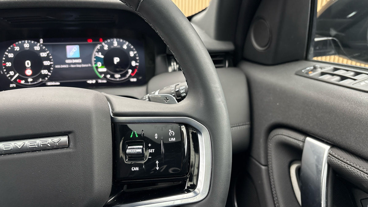 Land Rover Discovery Sport Image 14