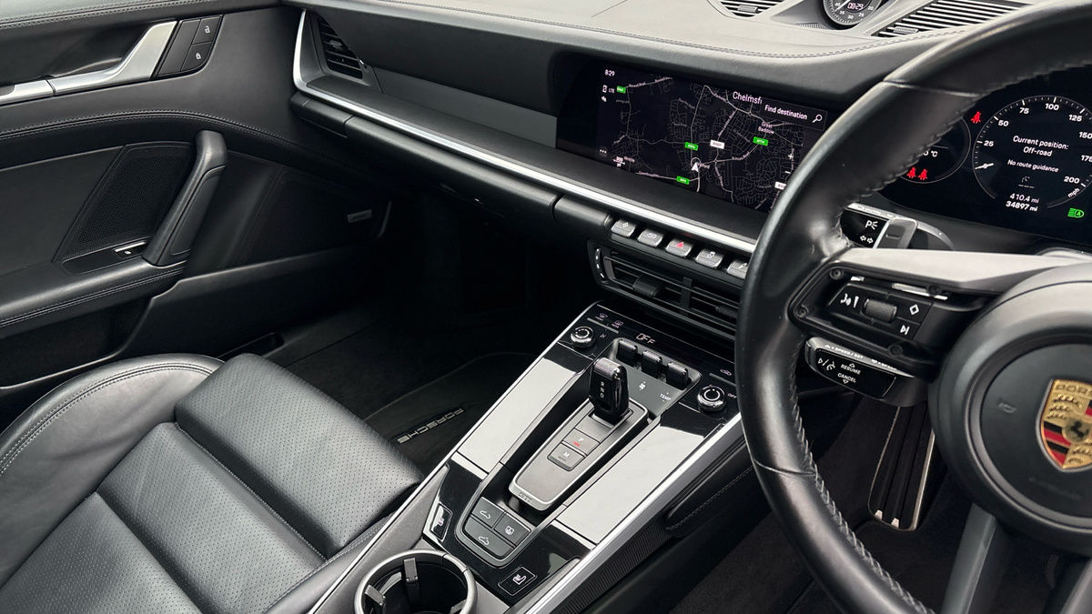 Porsche 911 Image 18