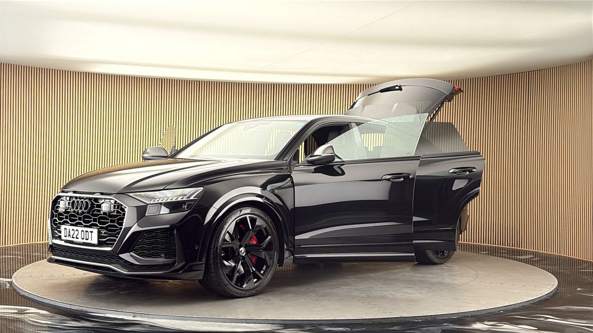 Audi RSQ8 Image 22