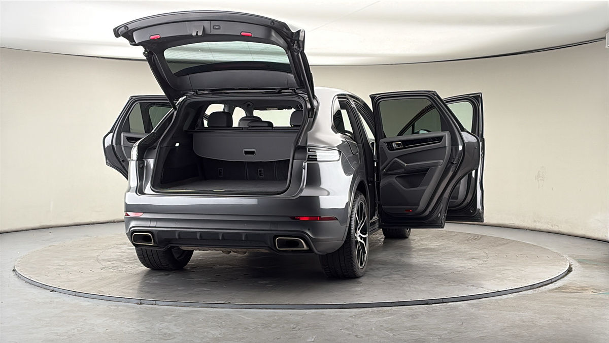 More views of Porsche Cayenne