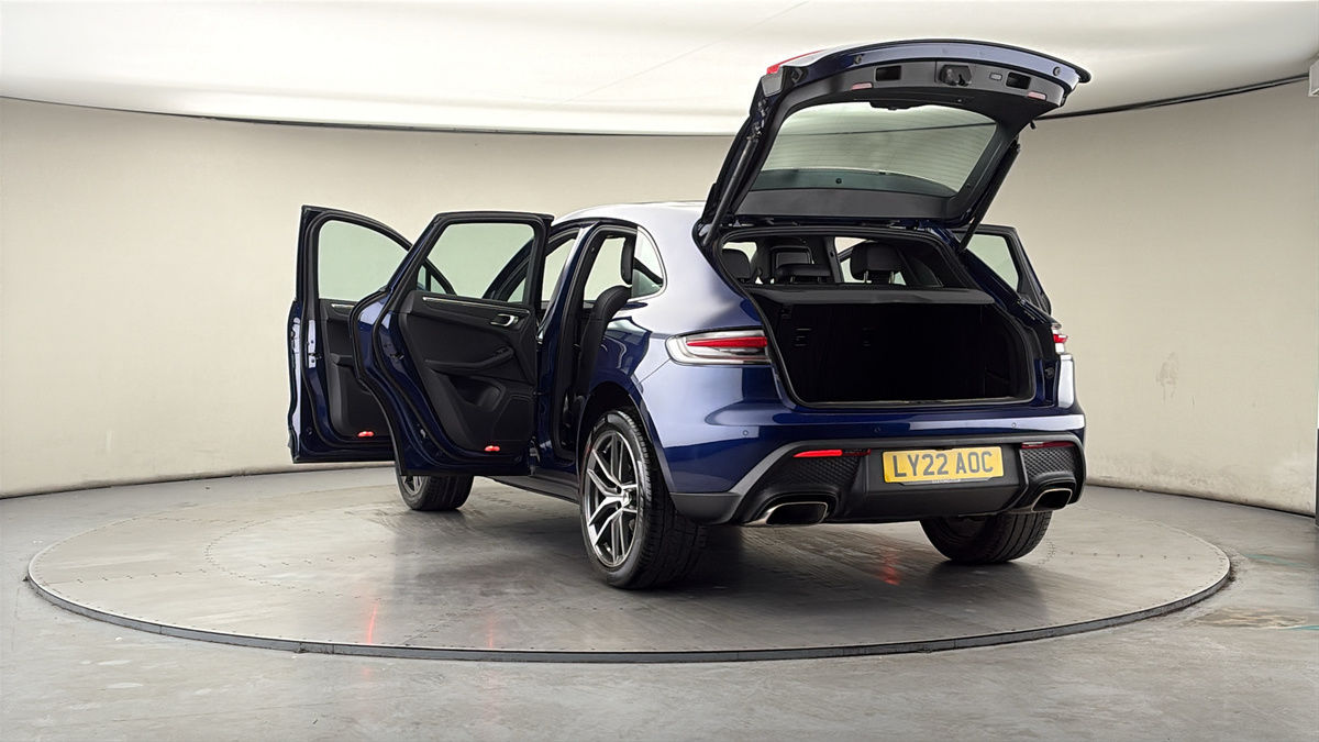More views of Porsche Macan
