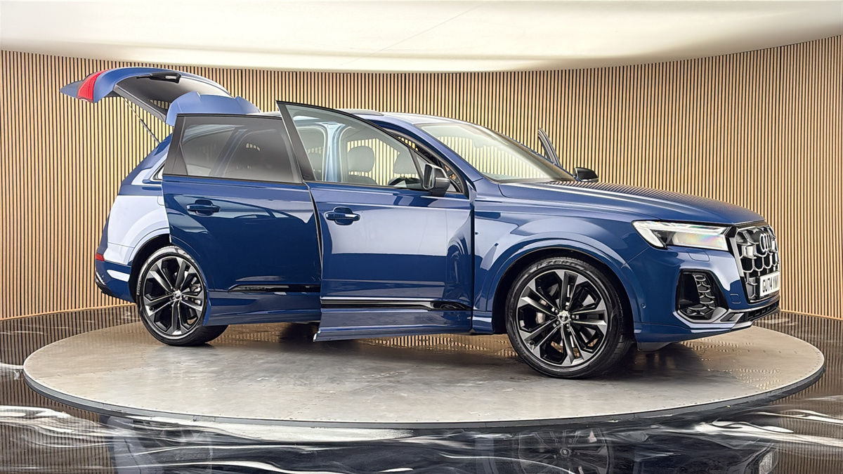 More views of Audi Q7
