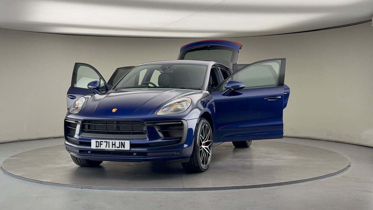 More views of Porsche Macan