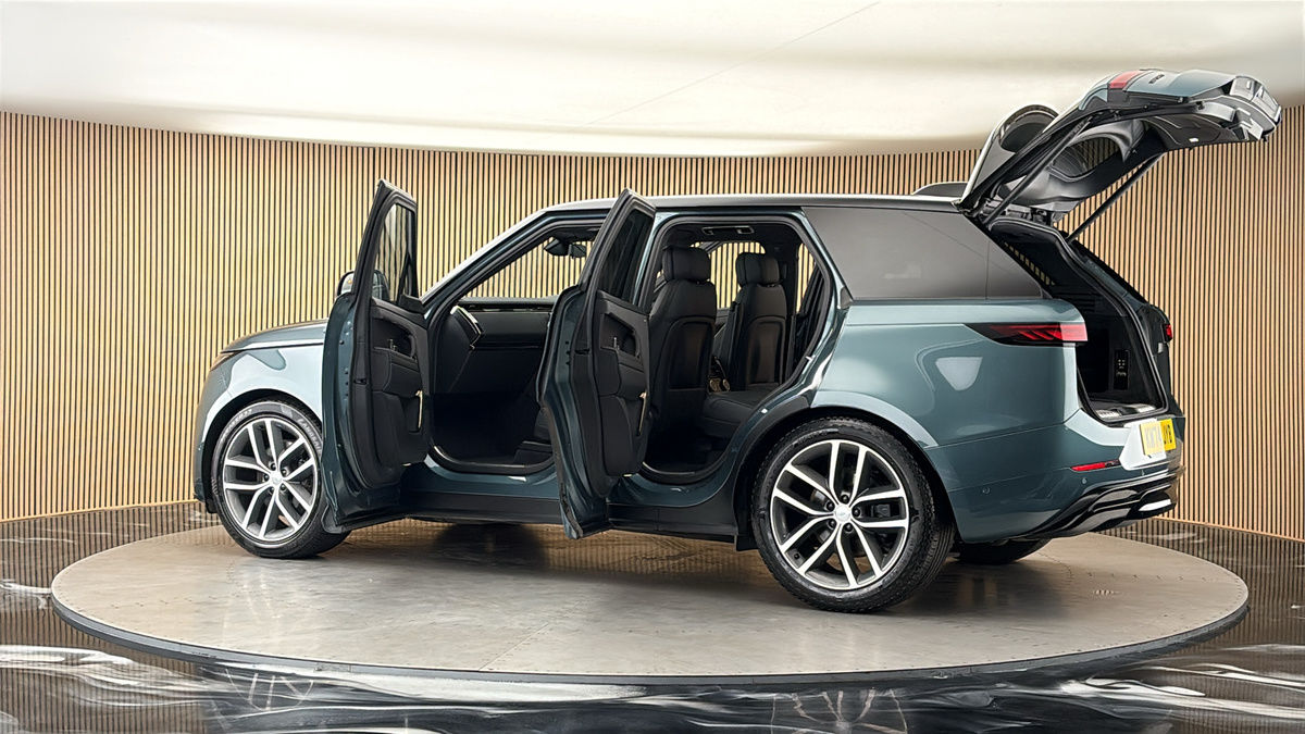 More views of Land Rover Range Rover Sport