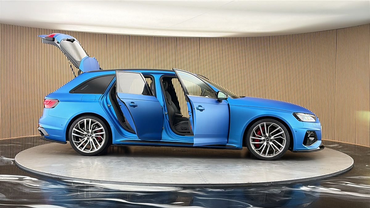 More views of Audi RS4 Avant