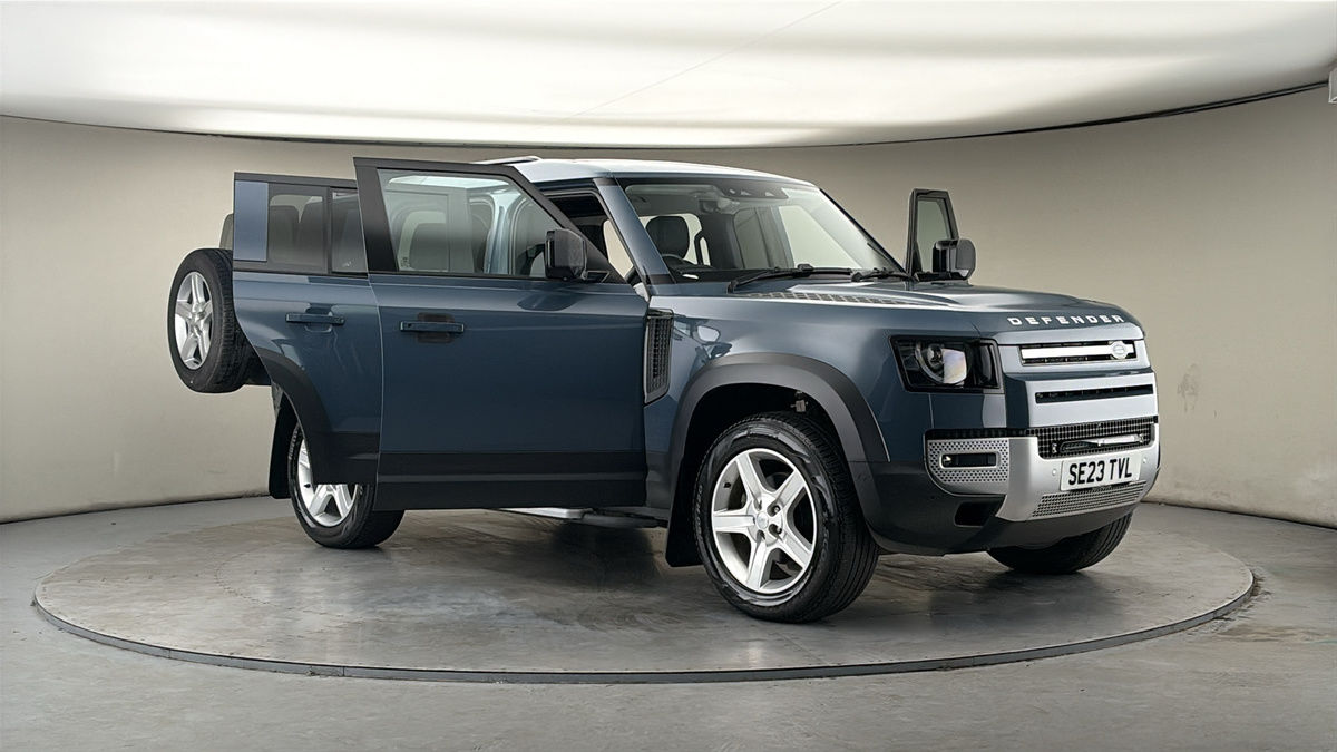 More views of Land Rover Defender 110