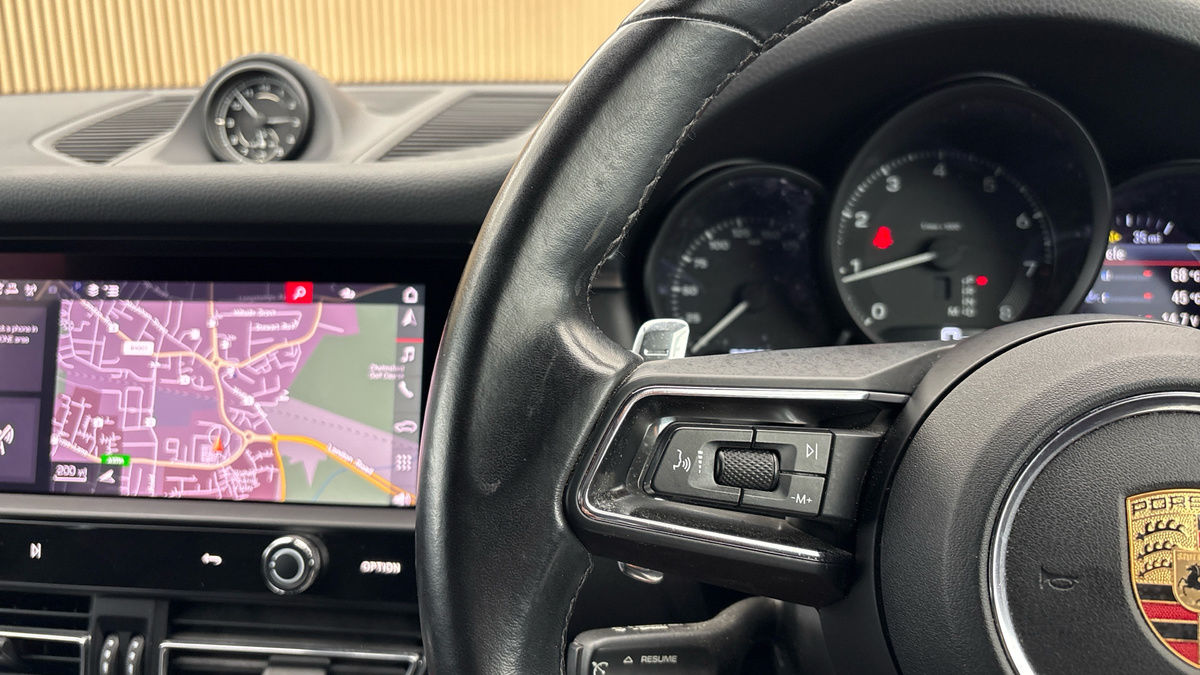 Porsche Macan Image 13