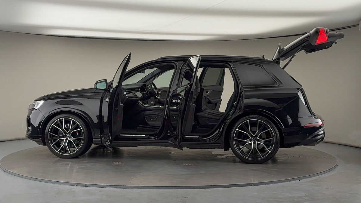 More views of Audi SQ7