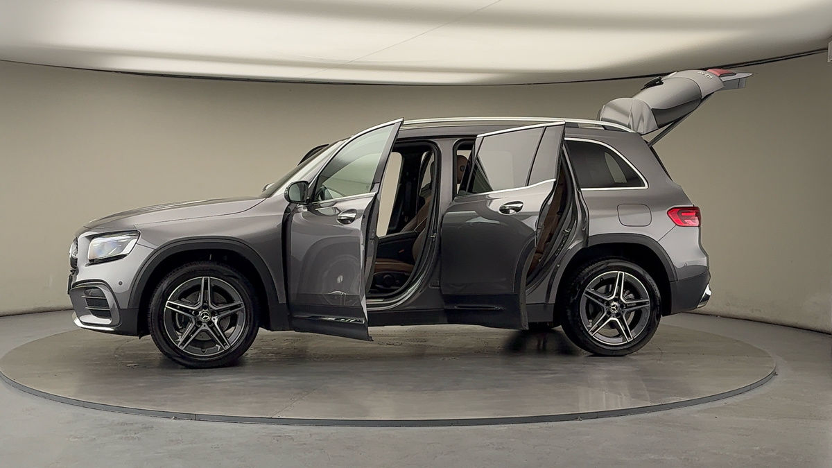More views of Mercedes-Benz GLB