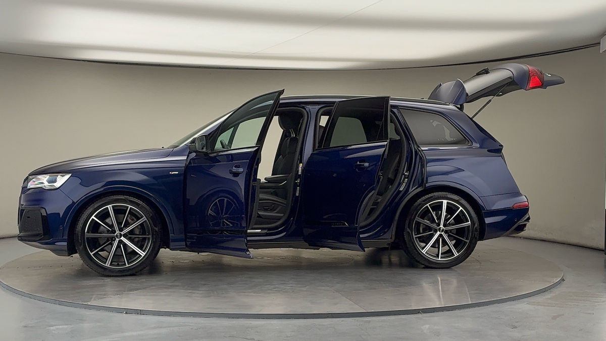 More views of Audi Q7