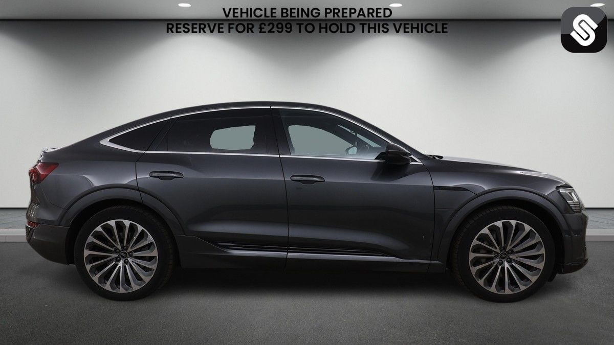 Audi Q8 e-tron Image 5