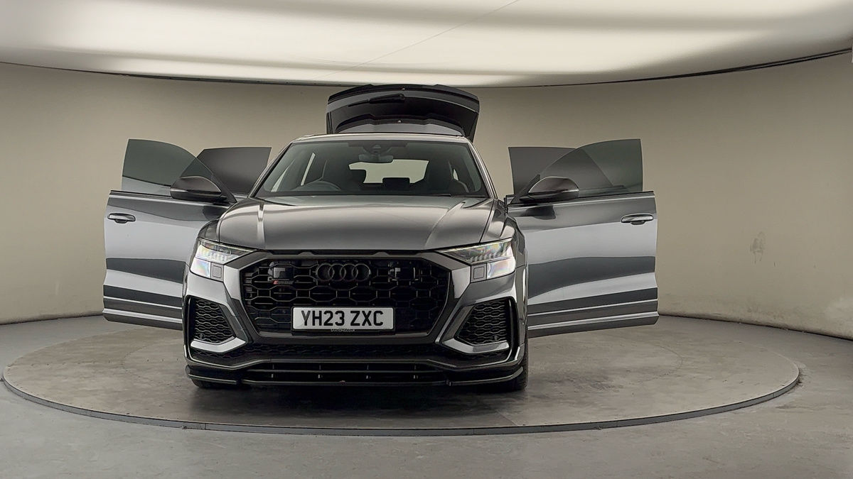 More views of Audi RSQ8