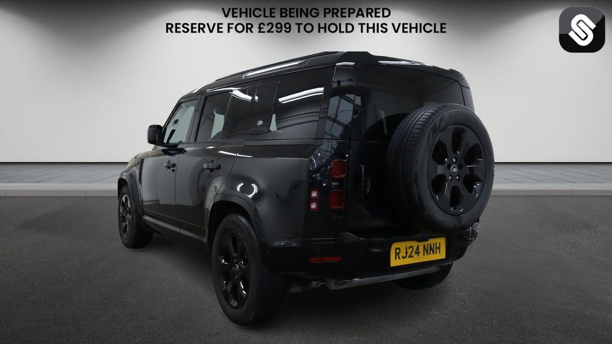 Land Rover Defender 110 Image 3