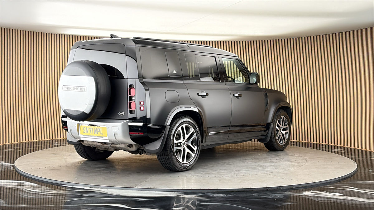 More views of Land Rover Defender 110