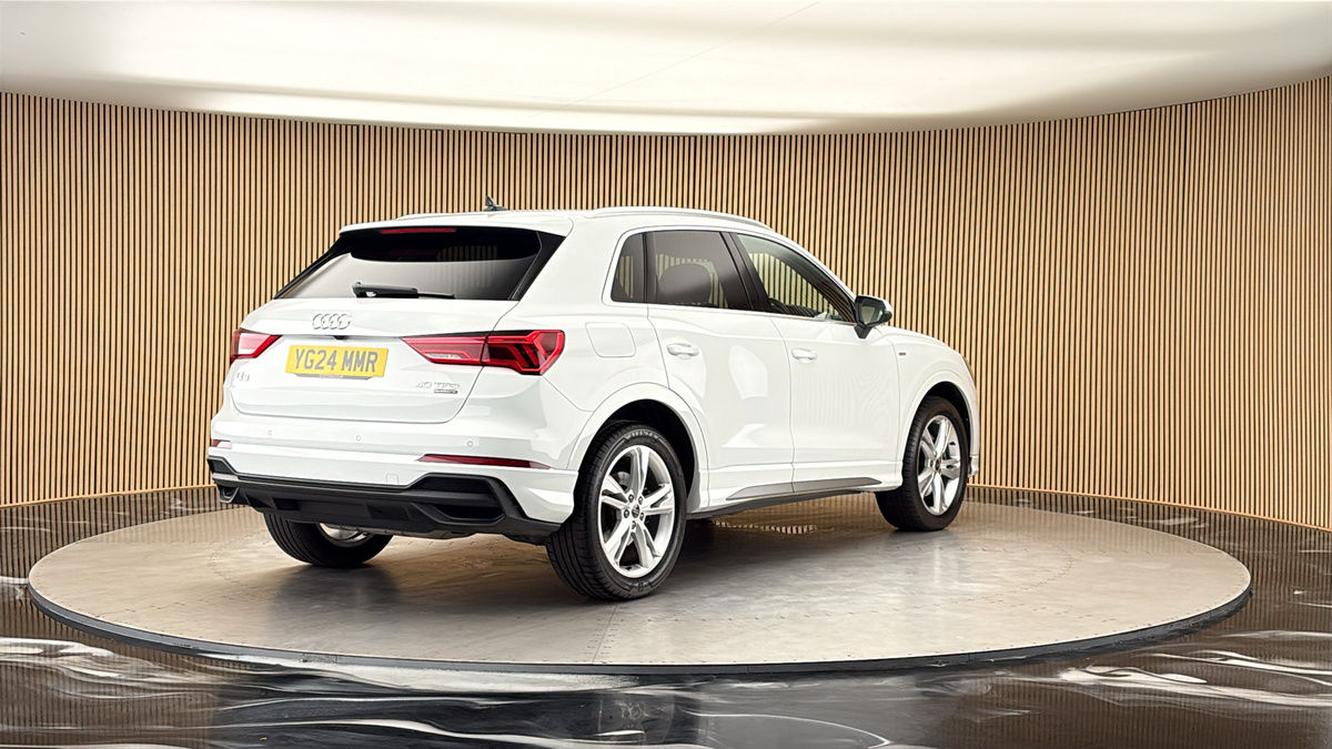 More views of Audi Q3