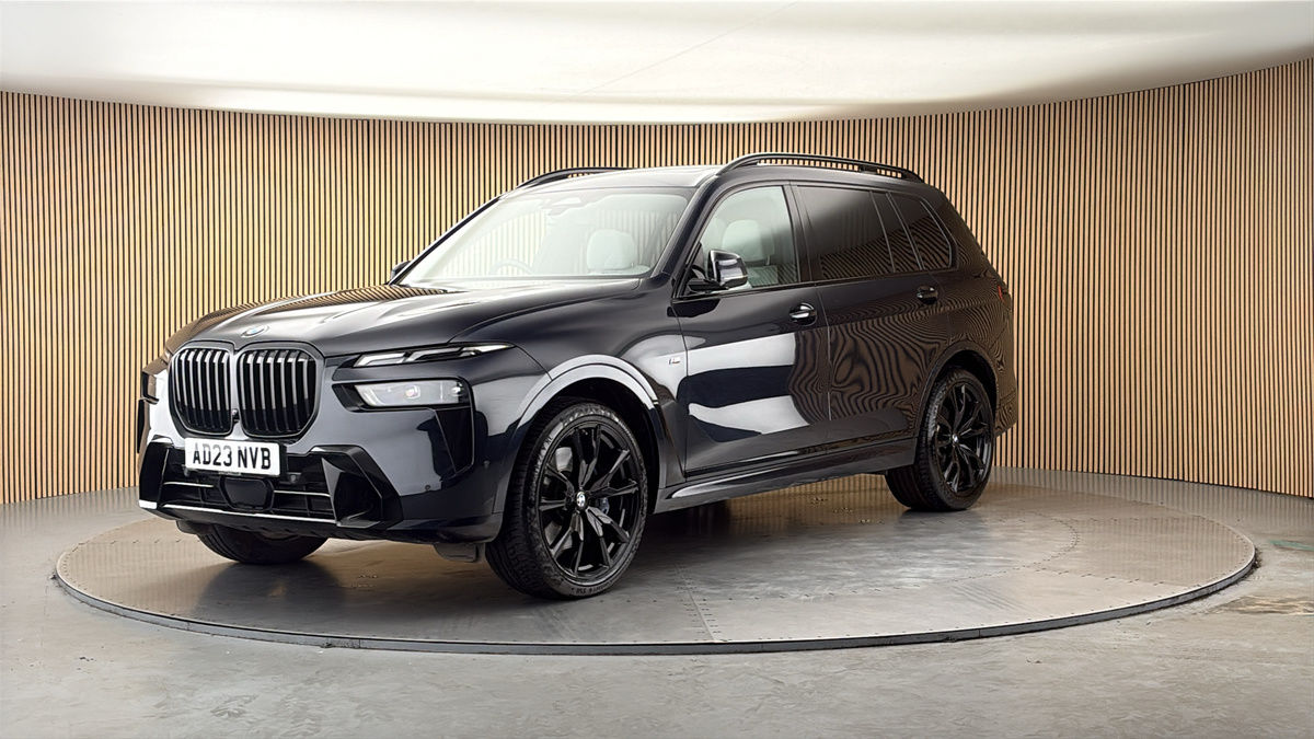 More views of BMW X7