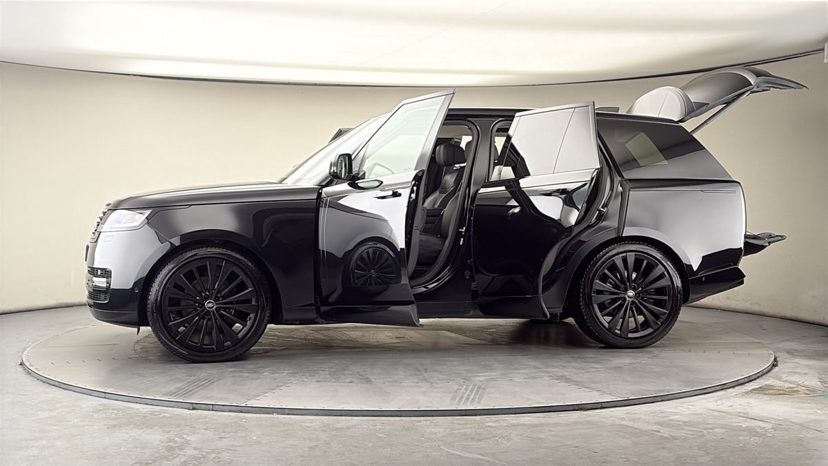 More views of Land Rover Range Rover