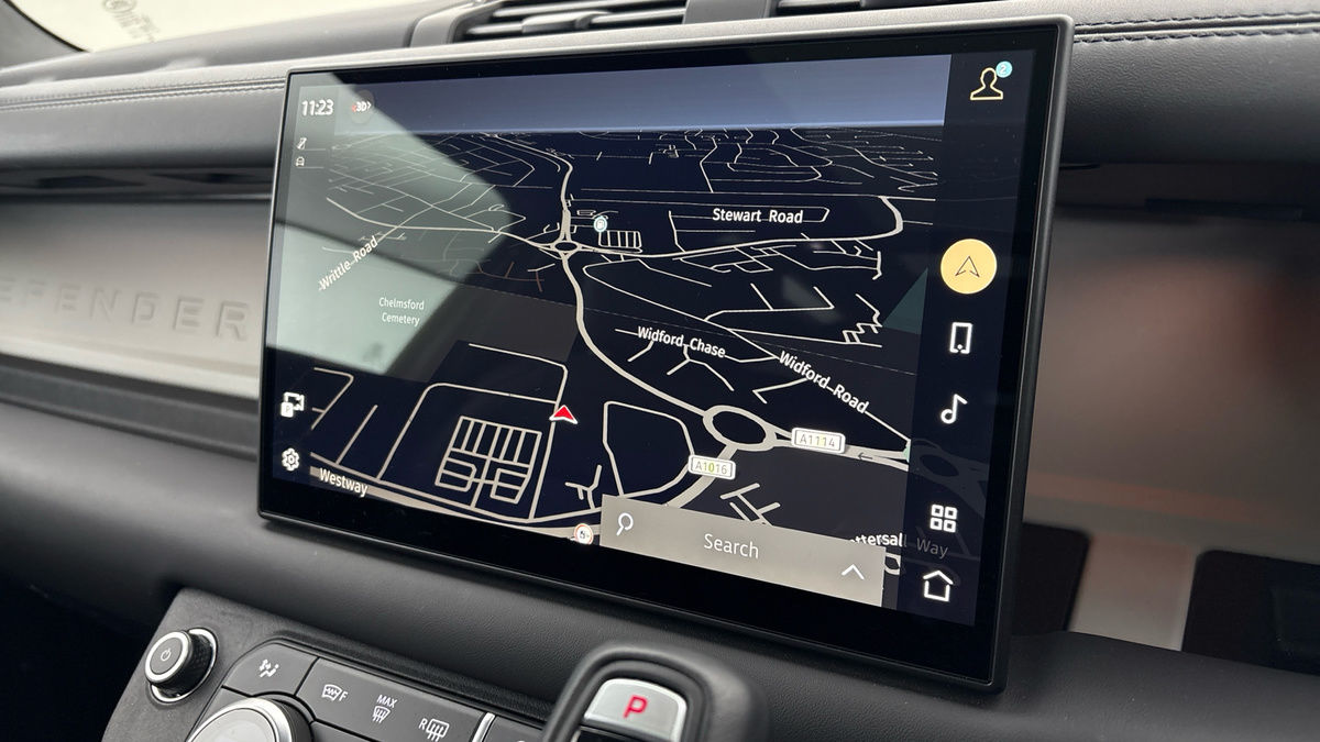 Land Rover Defender 90 Image 17