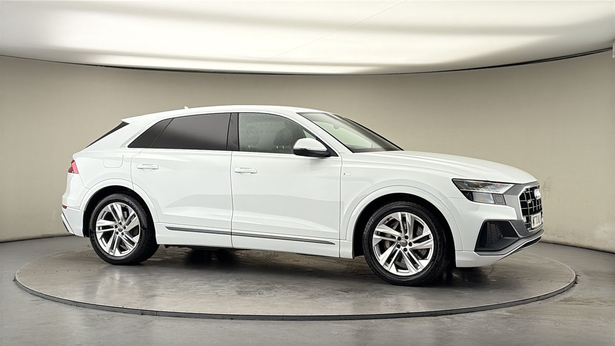 More views of Audi Q8
