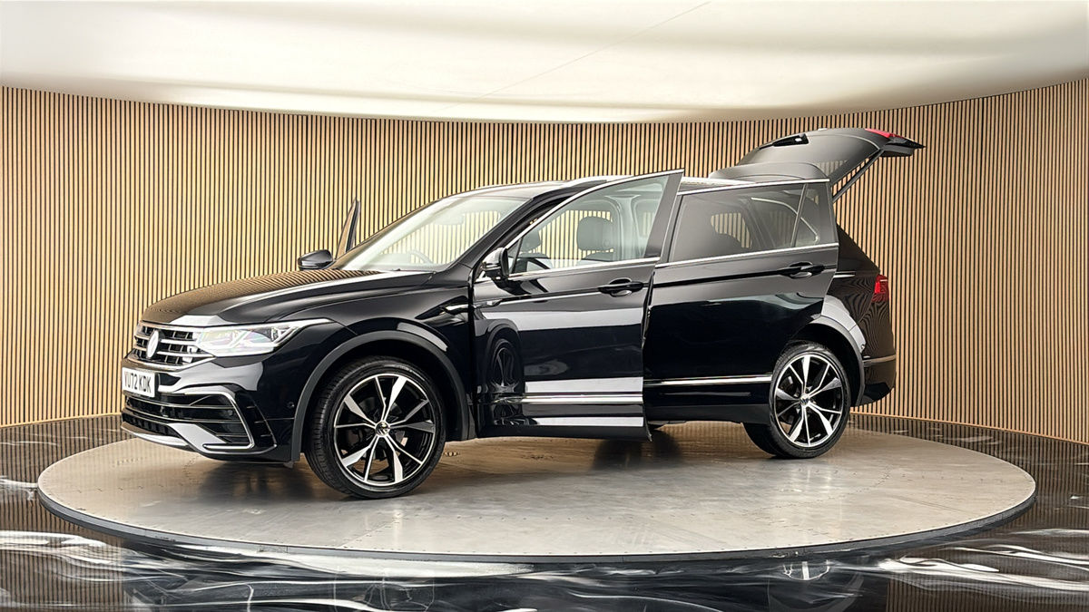 More views of Volkswagen Tiguan Allspace