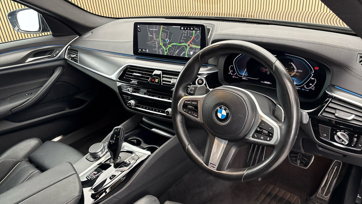 BMW 5 Series Image 5
