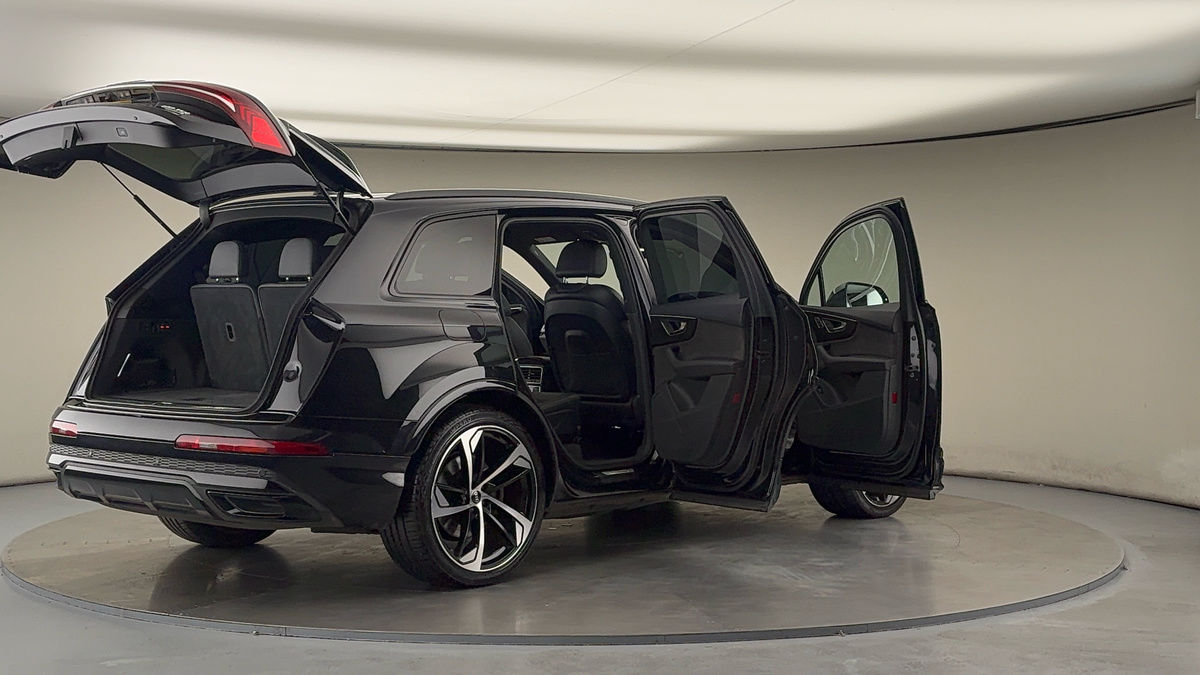 More views of Audi Q7