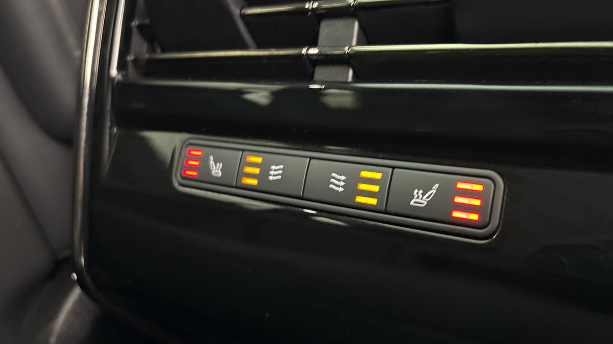 Land Rover Range Rover Sport Image 30