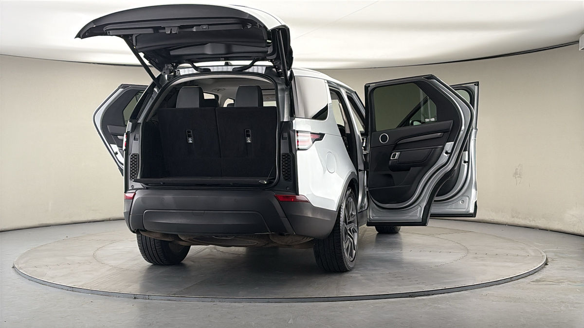 More views of Land Rover Discovery