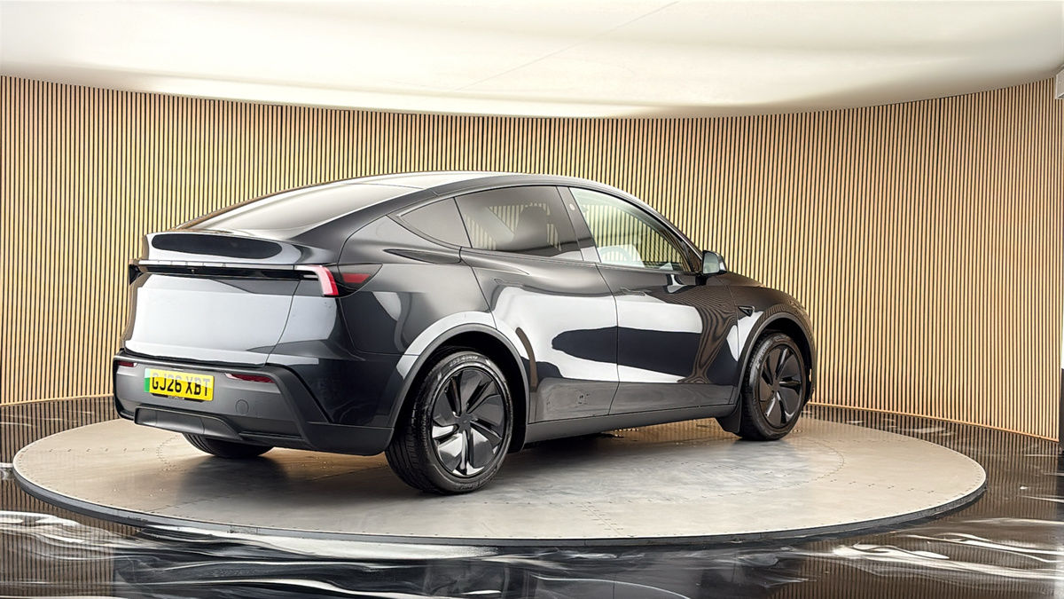 Tesla Model Y Image 21