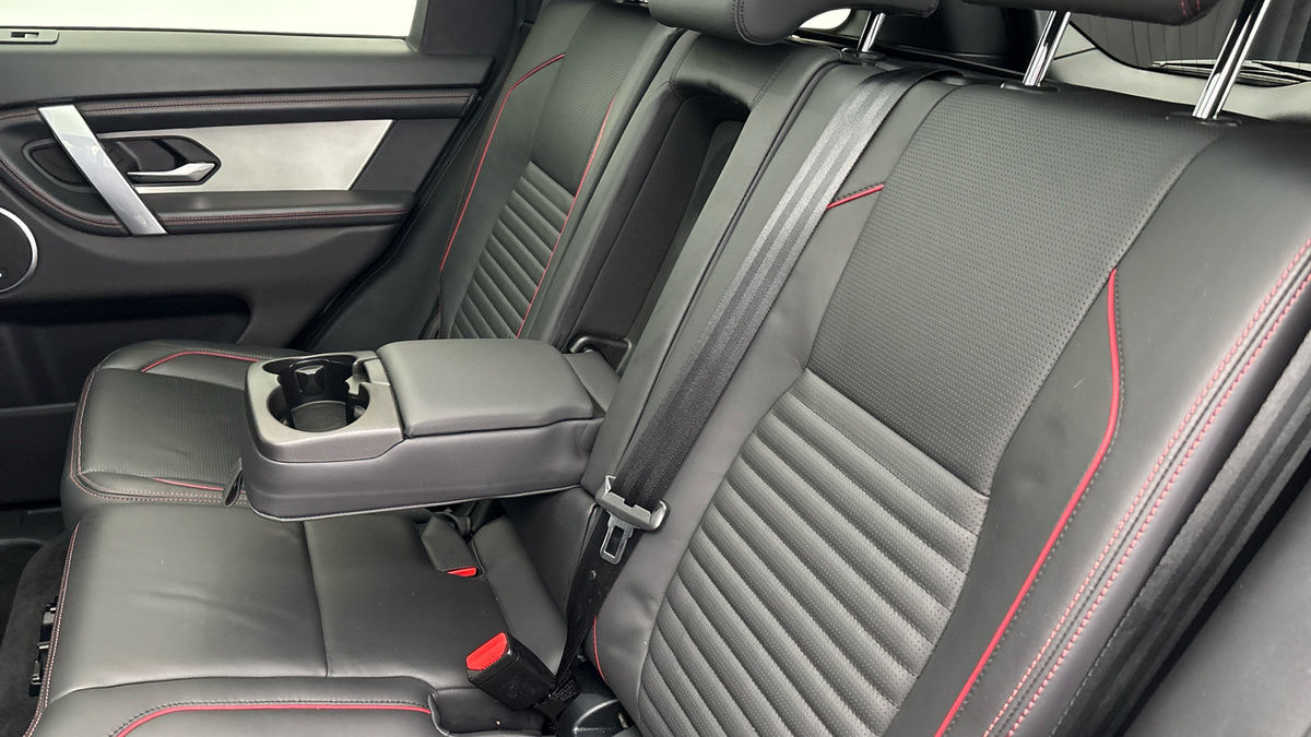 Land Rover Discovery Sport Image 9