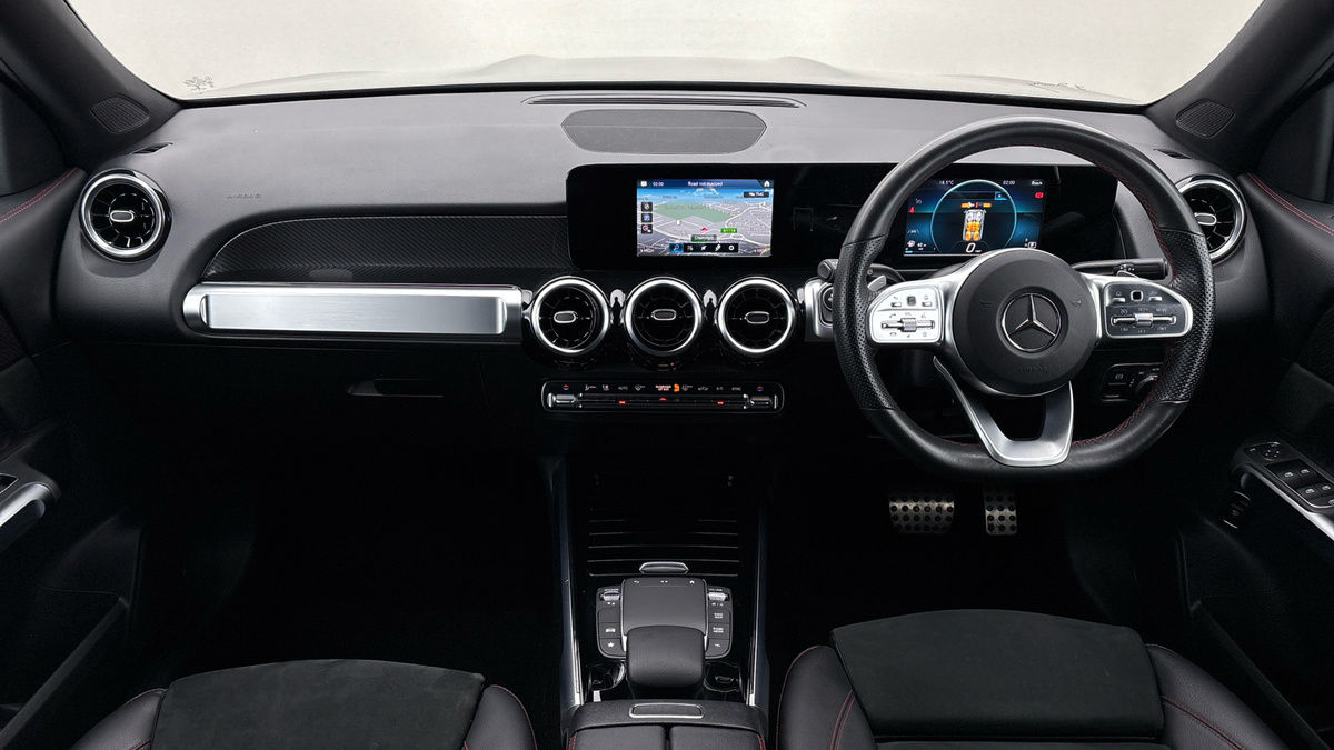 Mercedes-Benz GLB Image 12
