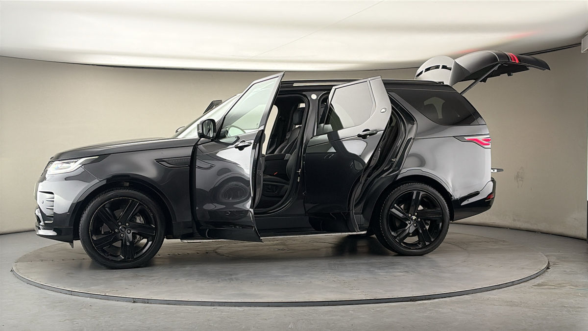 More views of Land Rover Discovery