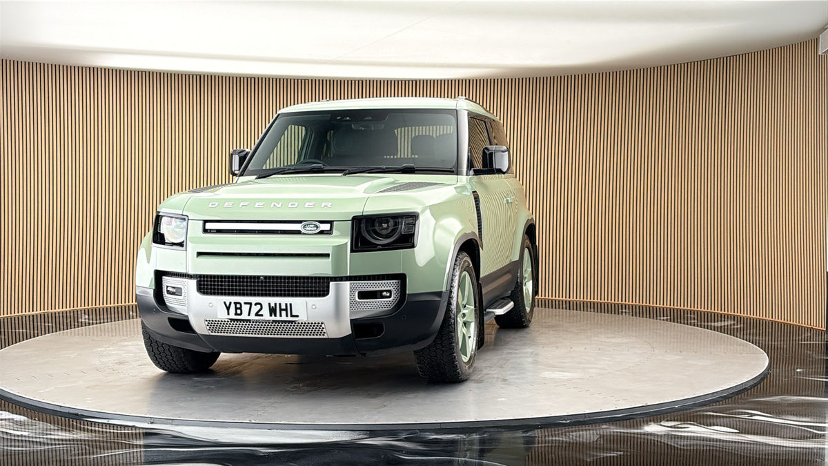 More views of Land Rover Defender 90