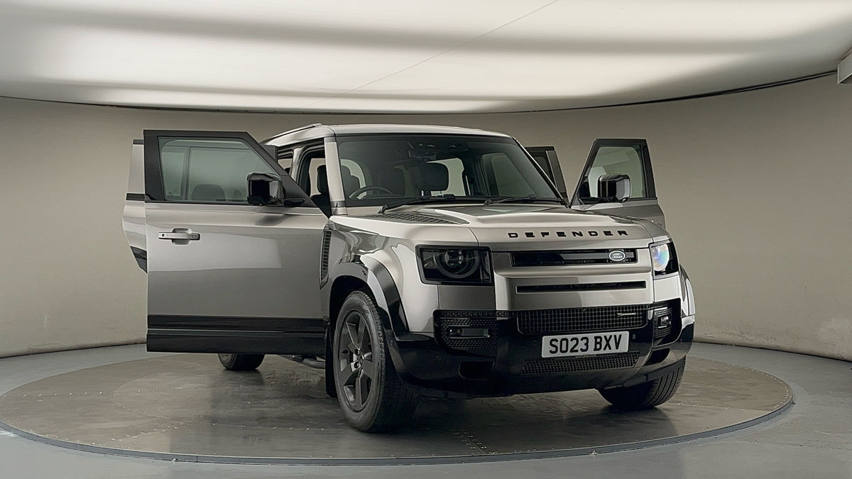 More views of Land Rover Defender 110