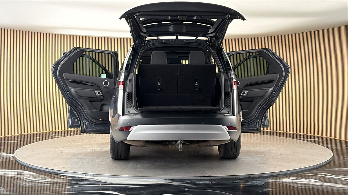 More views of Land Rover Discovery