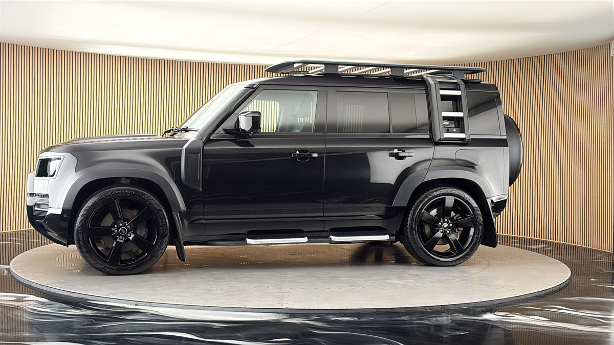 More views of Land Rover Defender 110