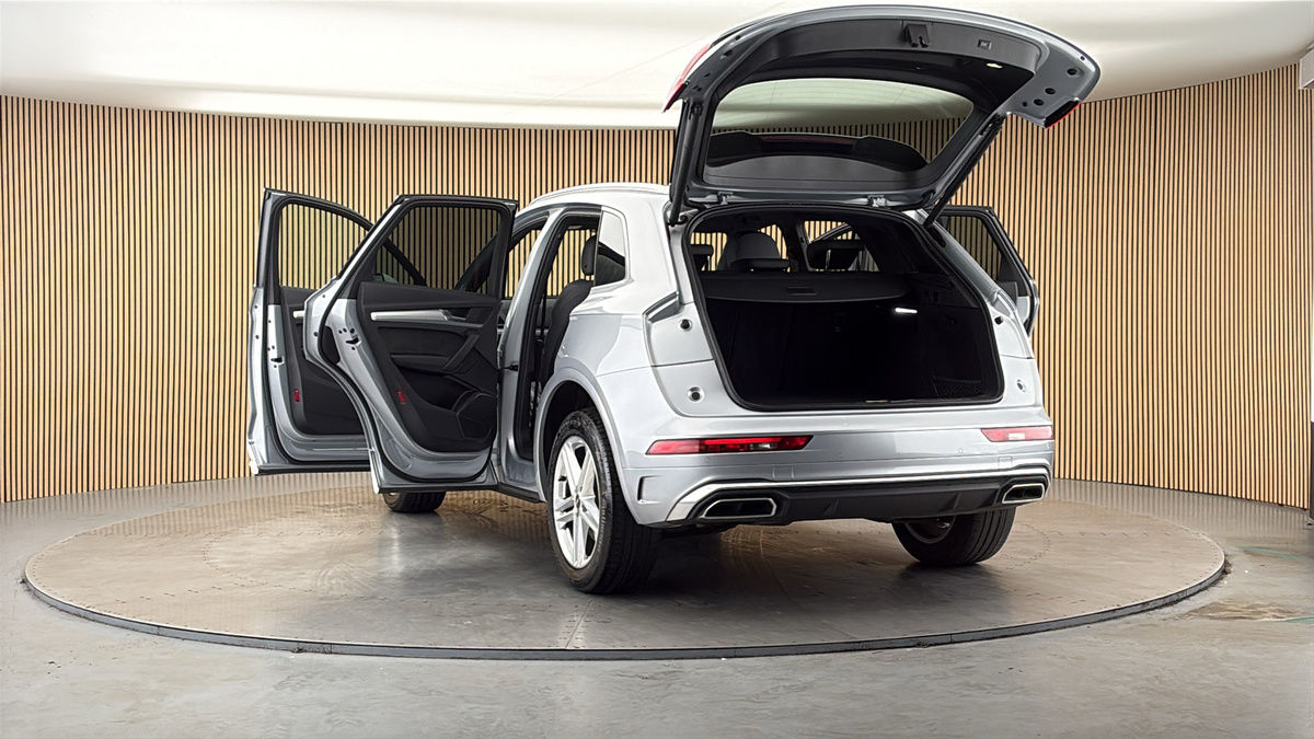 More views of Audi Q5