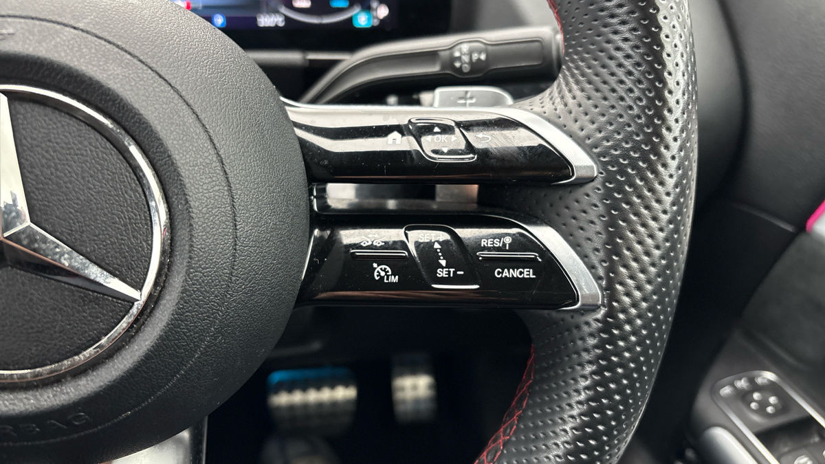 Mercedes-Benz GLA Image 14