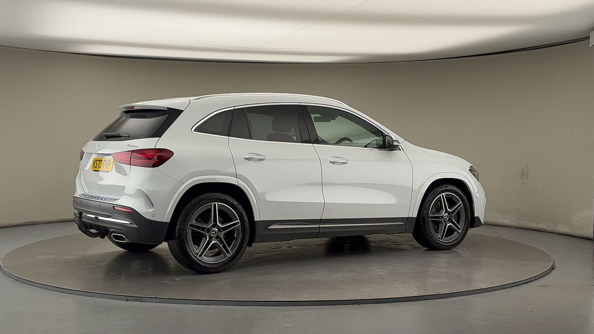 More views of Mercedes-Benz GLA