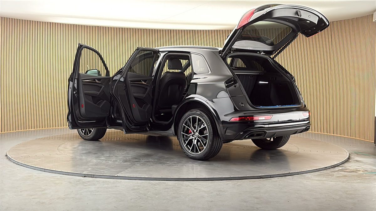More views of Audi Q5