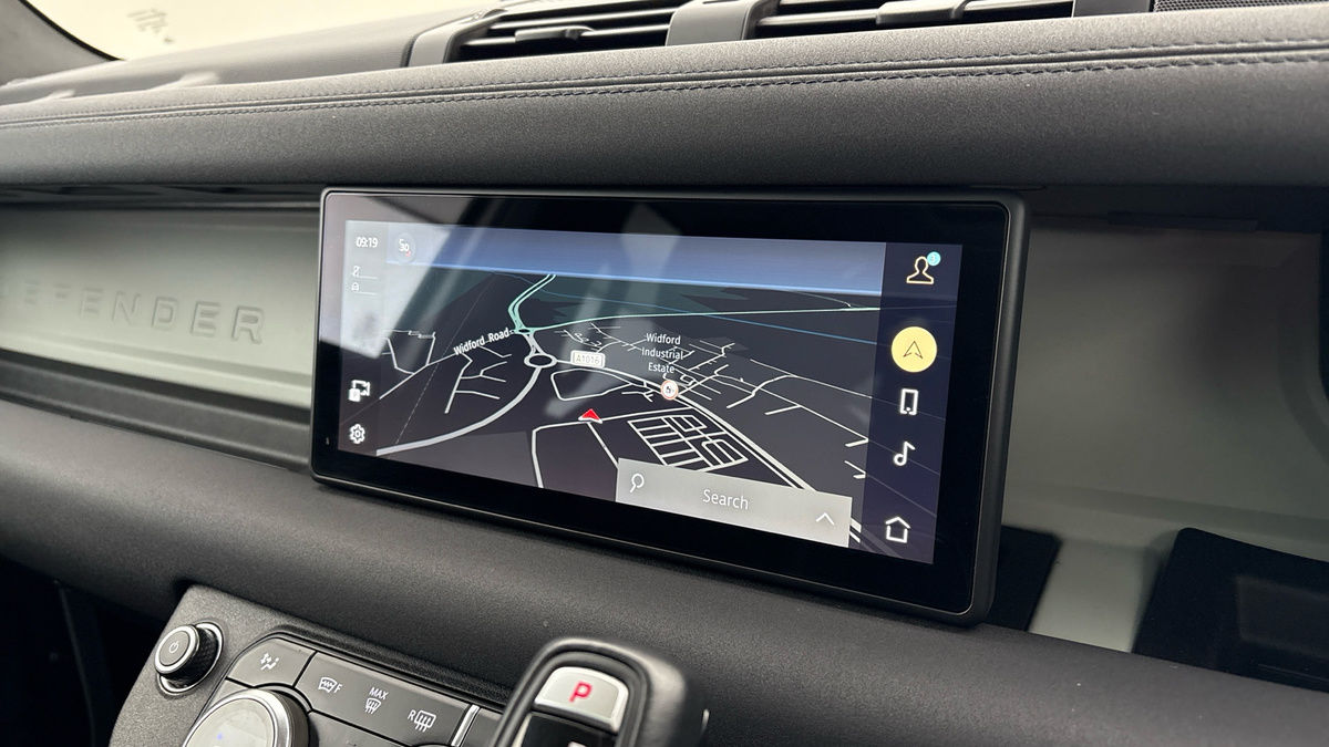 Land Rover Defender 110 Urban Image 17