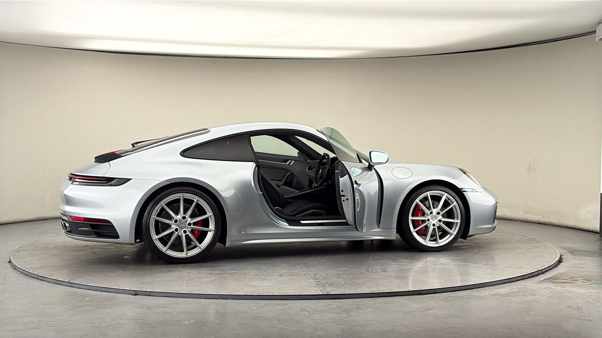 More views of Porsche 911