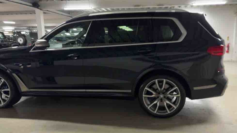 More views of BMW X7