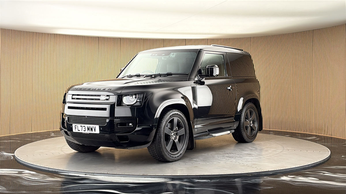 More views of Land Rover Defender 90