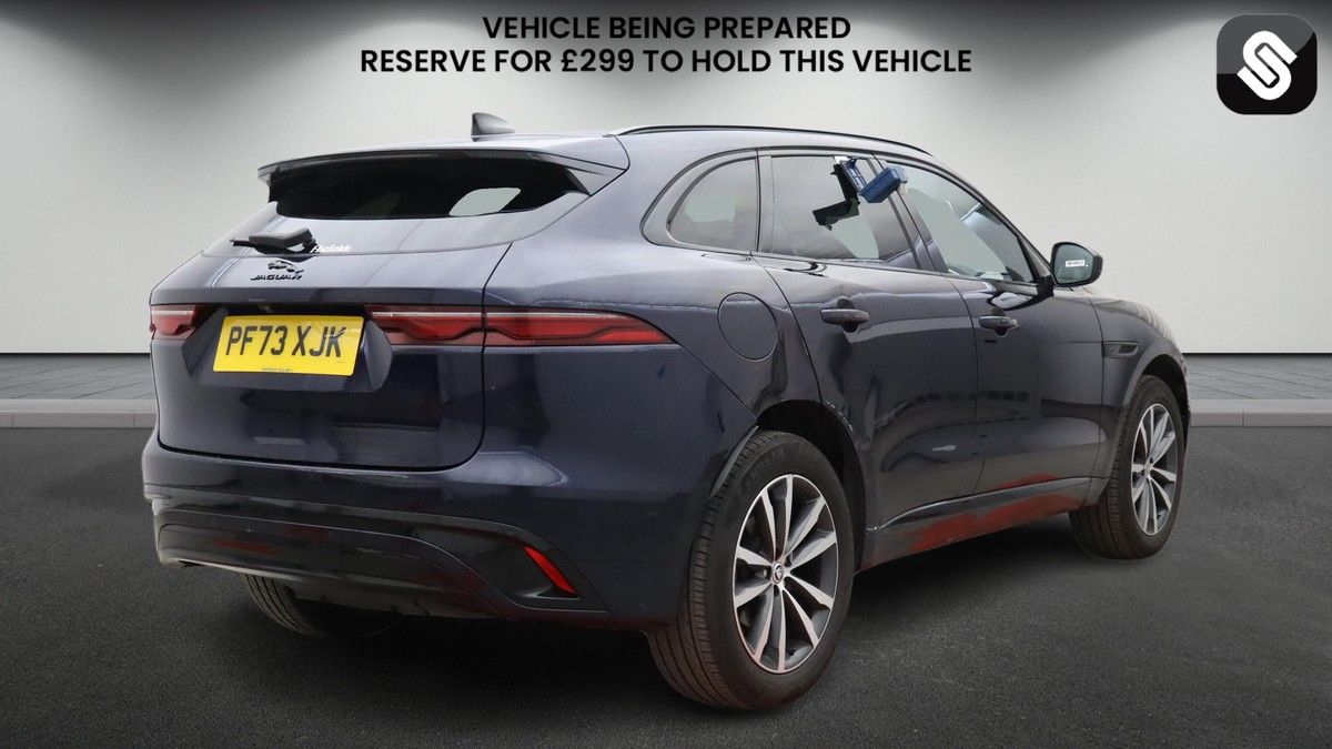 Jaguar F-PACE Image 4
