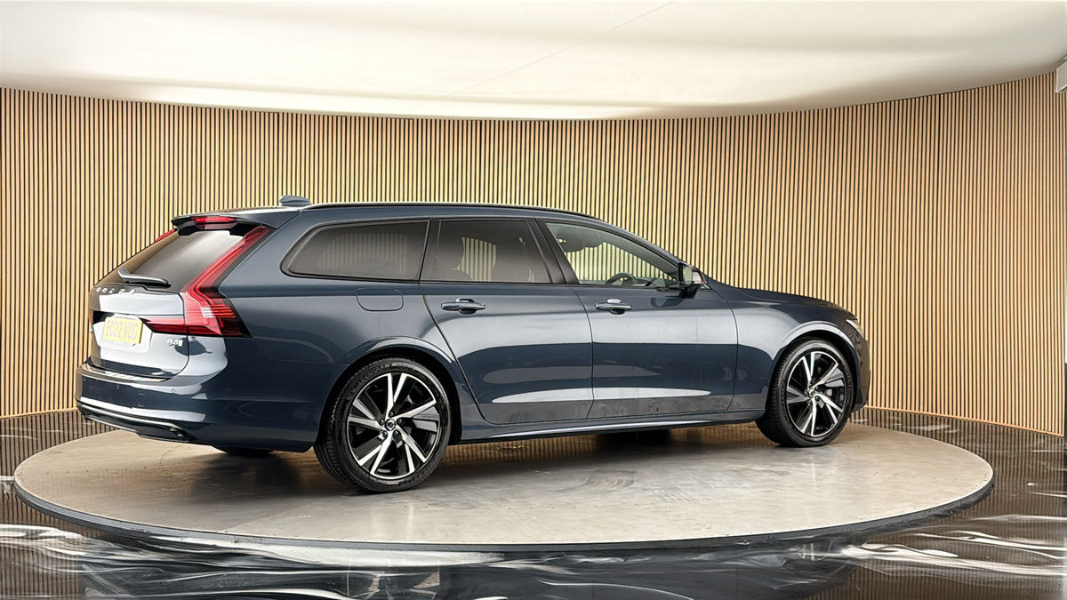 More views of Volvo V90