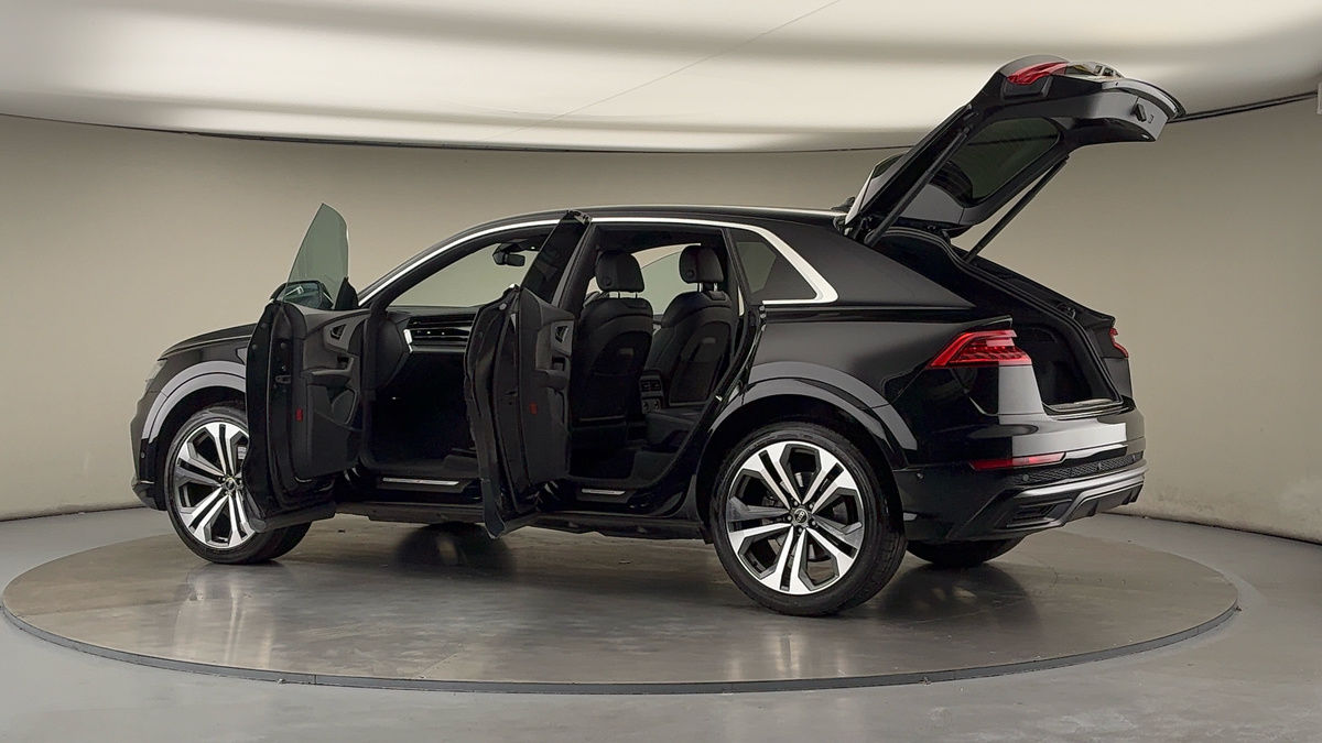More views of Audi Q8