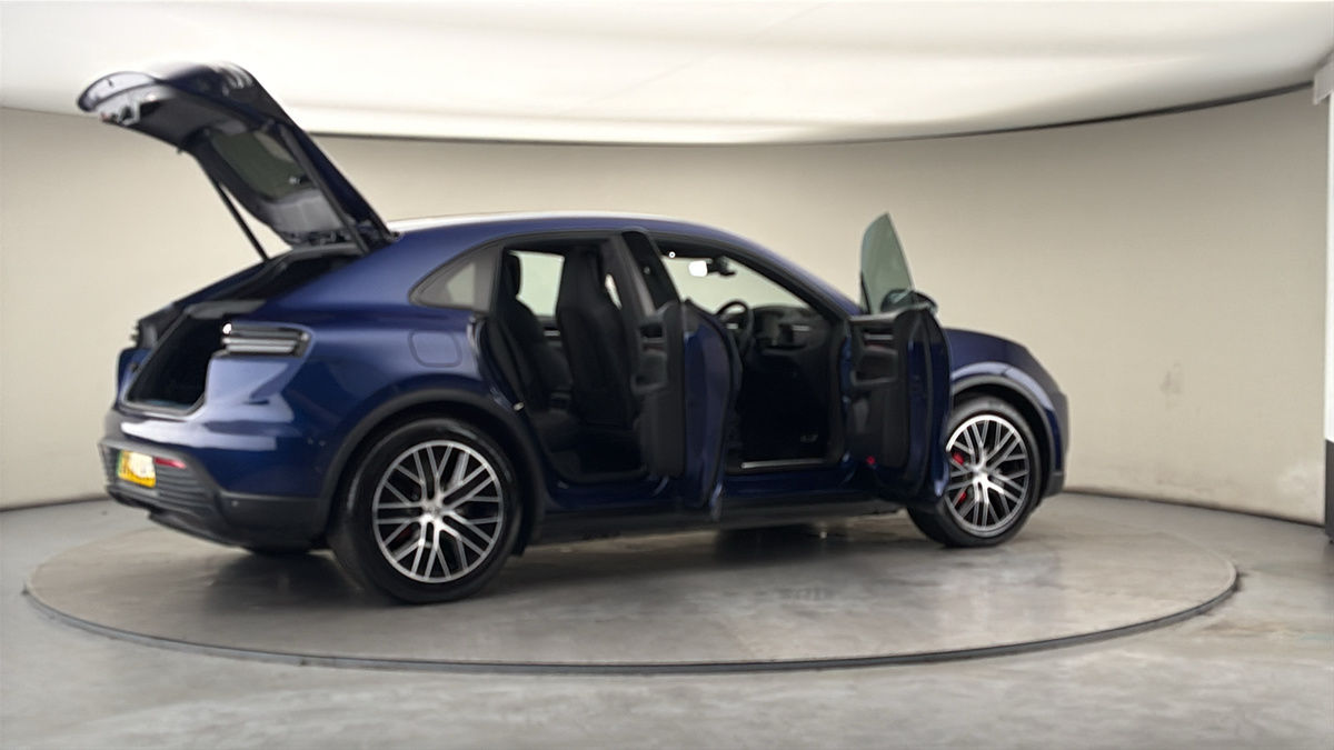 More views of Porsche Macan