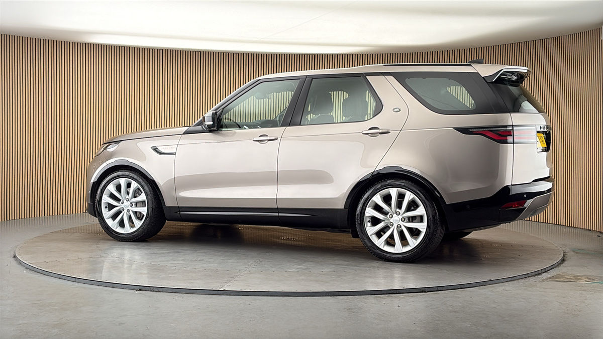 More views of Land Rover Discovery